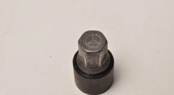 Mercedes-Benz E W213 Nuts/bolts 