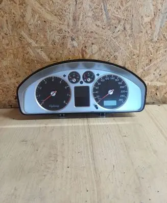 Speedometer (instrument cluster)