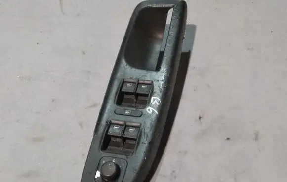 Volkswagen PASSAT B6 Electric window control switch 1K4959857