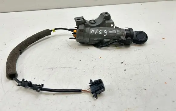 Ford Galaxy Ignition lock 4B0905851B