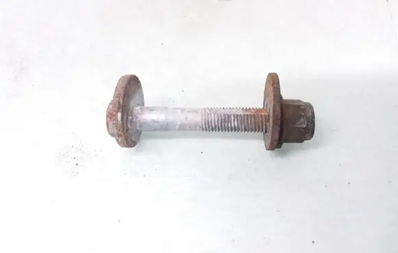 Volkswagen PASSAT B7 Rear suspension camber bolt 