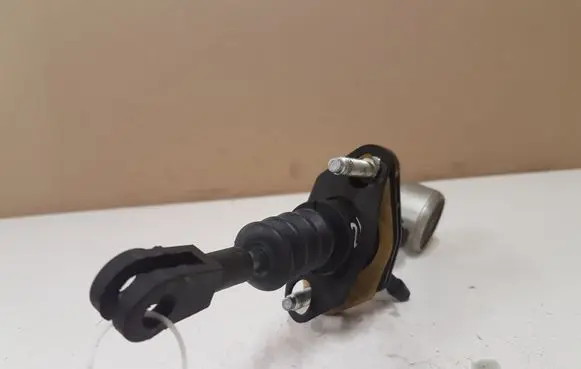 Clutch slave cylinder