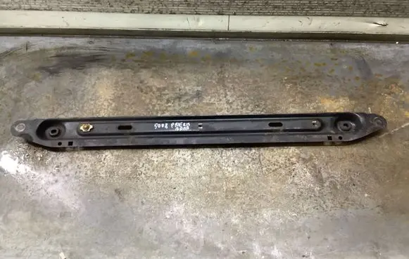 Peugeot 5008 Bottom radiator support slam panel 
