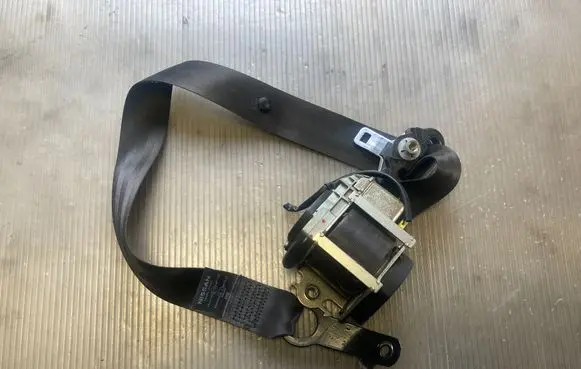 Nissan Qashqai Front seatbelt 86885JD00A E9047136 047136