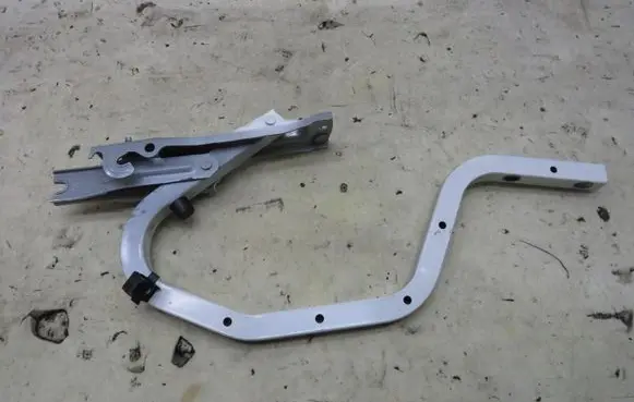Mazda 3 II Tailgate hinge KRIS235789