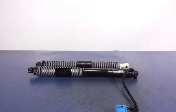 BMW 5 G30 G31 G38 Holder (bracket) 7366404