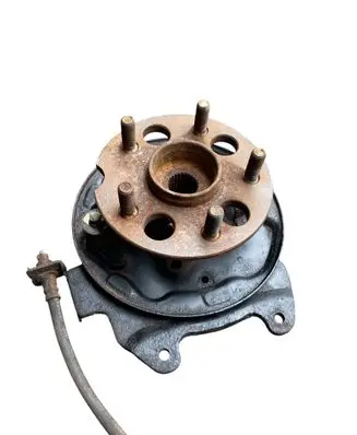 Toyota RAV 4 (XA20) Rear wheel hub