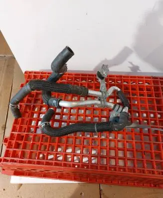 Lexus CT 200H Engine coolant pipe/hose