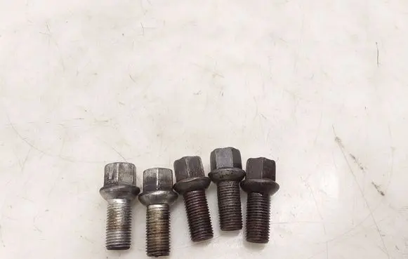Audi A5 Nuts/bolts 