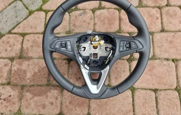 Opel Insignia B Steering wheel