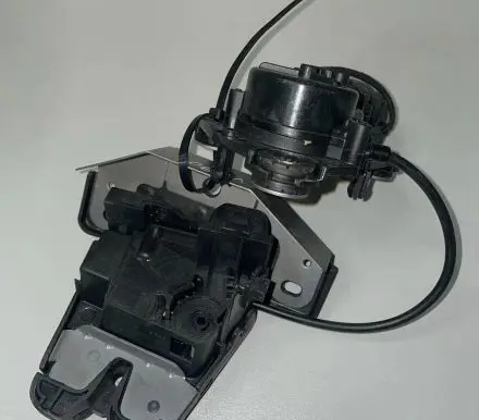 Volvo S90, V90 Tailgate/trunk/boot lock/catch/latch 31484599 A080105 223519