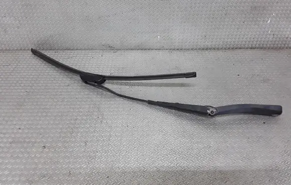 Mercedes-Benz C W203 Windshield/front glass wiper blade A2038200544
