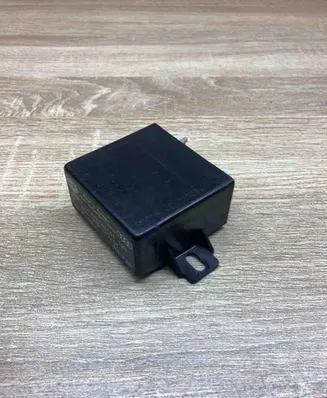 Audi A6 S6 C4 4A Wing mirror control module 4A0907445A 5DS005617