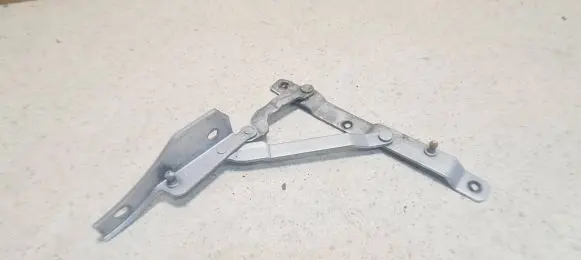 Peugeot 406 Tailgate/trunk/boot hinge 12425