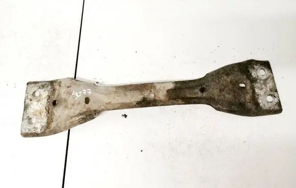 Volkswagen Golf V Engine mount bracket