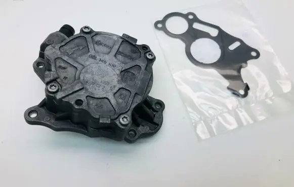 Volkswagen Beetle A5 Vacuum pump 03L145100F