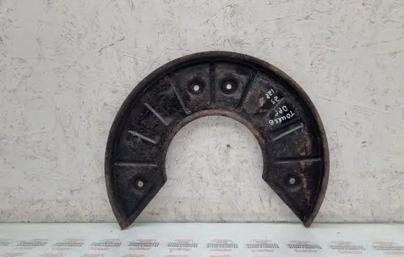 Volkswagen Touareg I Front brake disc dust cover plate 