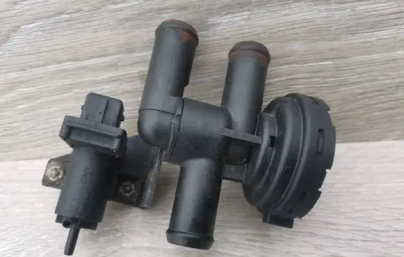 Saab 9-5 Coolant heater control valve 90566947 132699906