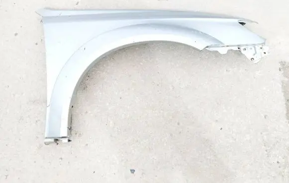 Subaru Outback Fender Sidabrine
