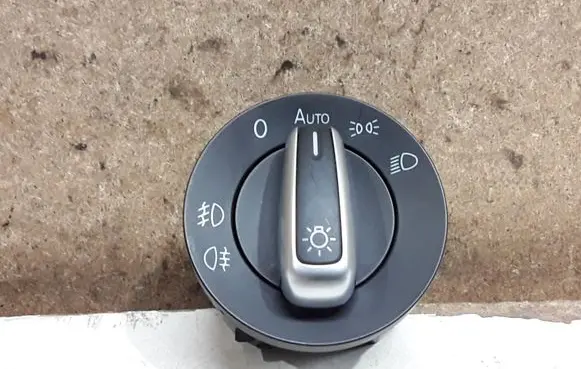 Volkswagen Golf VI Light switch 3C8941431A