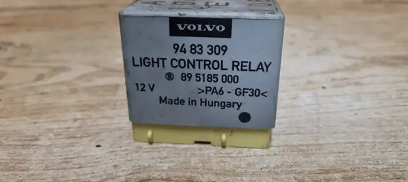 Volvo S70 V70 V70 XC Light relay 9483309