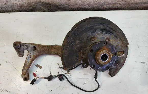 Volkswagen PASSAT B5.5 Front wheel hub