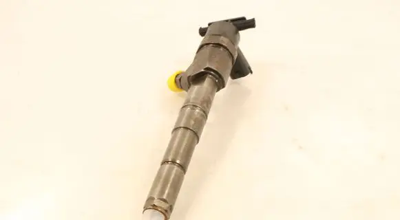 Opel Insignia A Fuel injector 0445110237