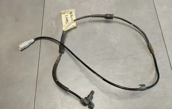 Citroen Berlingo ABS brake wheel speed sensor 9646972580