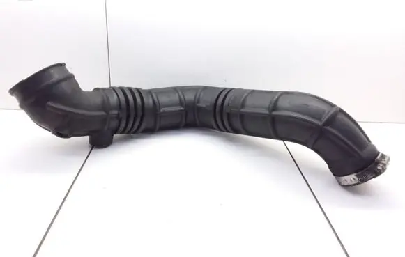 Mitsubishi Carisma Air intake hose/pipe MB957388