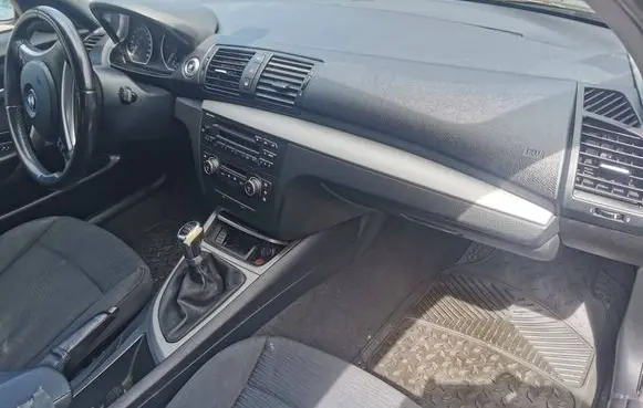 BMW 1 E81 E87 Dashboard 