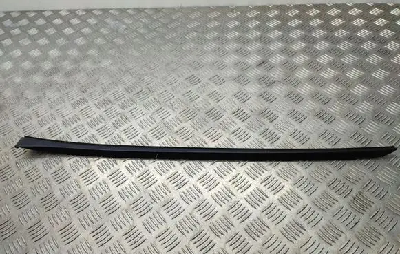 KIA Sorento Windshield trim