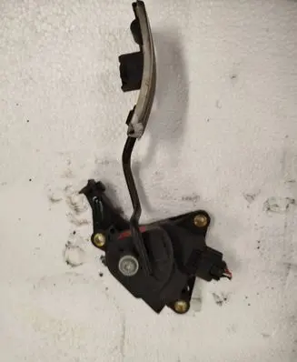 Nissan Qashqai Accelerator throttle pedal 2253B 20329