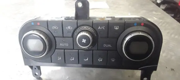 Nissan Qashqai Climate control unit 27500JD40D