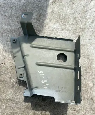 Renault Master III Fender mounting bracket 631236296R