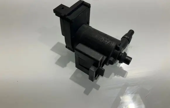 Mercedes-Benz CLK A209 C209 Turbo solenoid valve A203800047