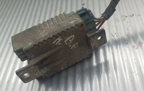 Mercedes-Benz A W168 Coolant fan relay A0275458032 E5001004 3ESG300
