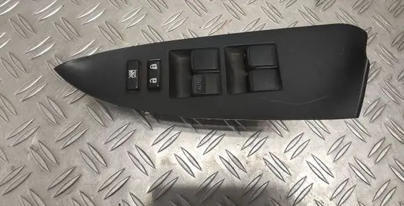 Toyota RAV 4 (XA30) Electric window control switch 7423242070