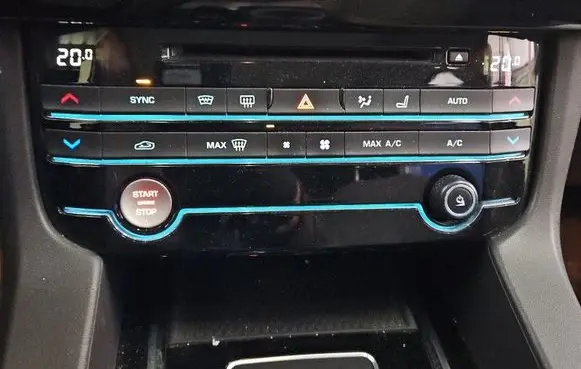 Jaguar F-Pace Climate control/heater control trim JK8318C858PB IMPRK1577287