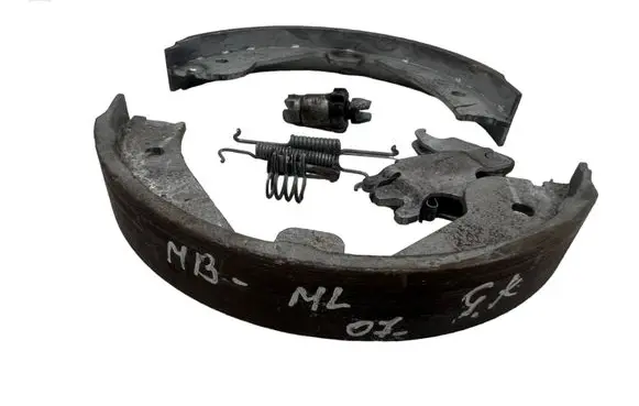 Mercedes-Benz ML W164 Handbrake/parking brake pads 2617287