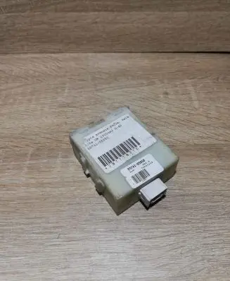 Toyota Corolla Verso AR10 Door central lock control unit/module 8974105050