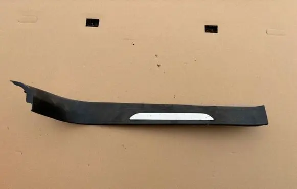 Mercedes-Benz X-class W470 Rear sill trim cover 769855XA5A