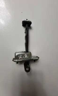 Hyundai ix35 Rear door check strap stopper