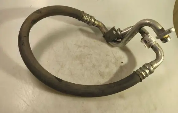 Opel Vivaro Air conditioning (A/C) pipe/hose 93450173 924543622R