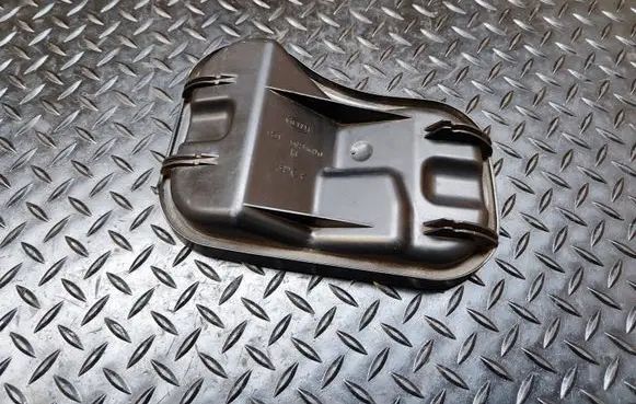 Mercedes-Benz Sprinter W901 W902 W903 W904 Headlight/headlamp dust cover 15149500
