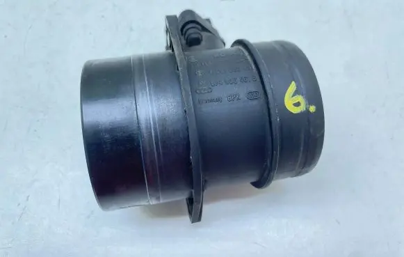Audi A4 S4 B7 8E 8H Mass air flow meter 0281002461 074906461B