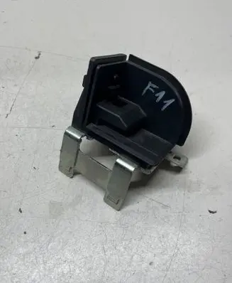 BMW 5 F10 F11 Parcel shelf load cover mount bracket 9168474 55220011
