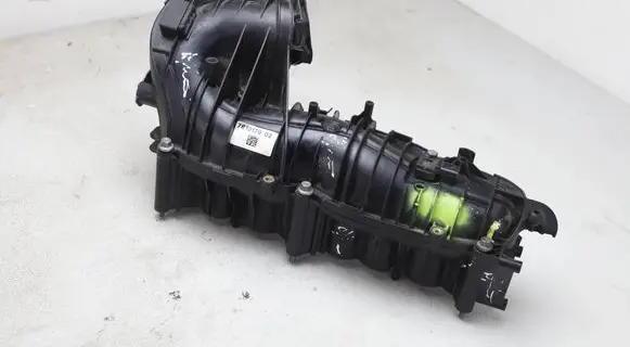 BMW 1 E81 E87 Intake manifold 7810179 781017902