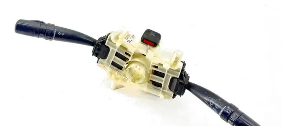 Subaru Forester SF Wiper turn signal indicator stalk/switch 83111FC420