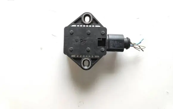 Audi A4 S4 B6 8E 8H ESP acceleration yaw rate sensor 8E0907637A 0007947 0265005245