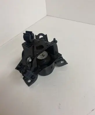 Lexus RX 450H Engine mount bracket